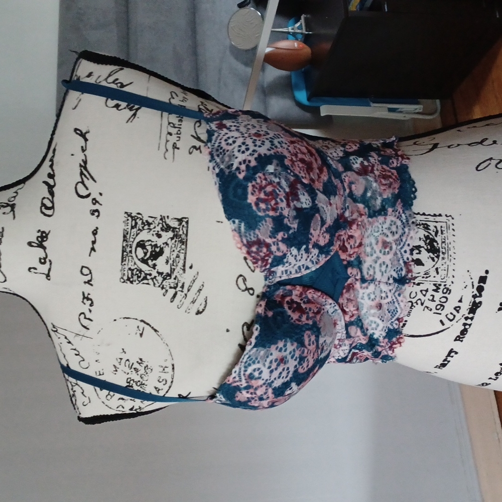 Floral padded wire bustier - Picture 2 of 5